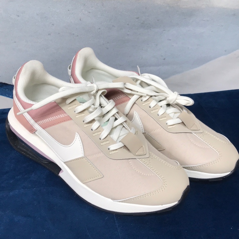 Ladies Nike sneakers